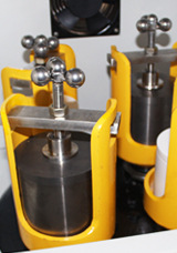 行星式球磨機裝配硬質(zhì)合金球磨罐